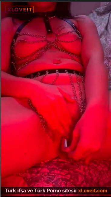 Delal ifşa nude mastürbasyon izle